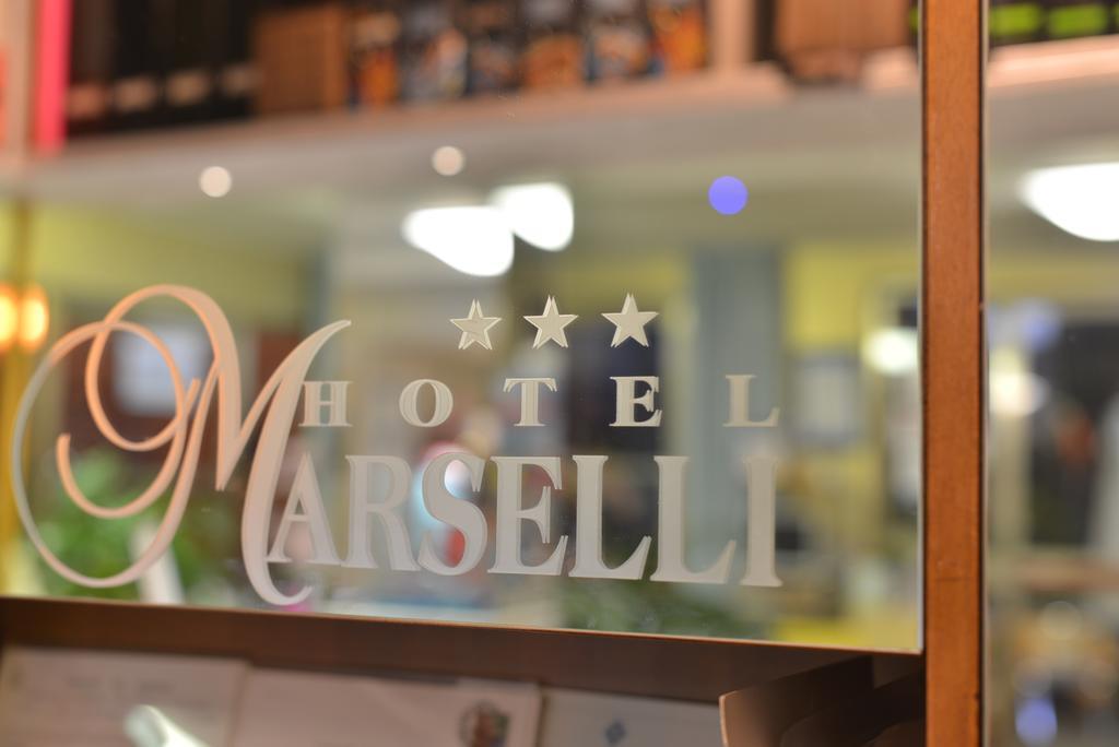Hotel Marselli Римини Экстерьер фото